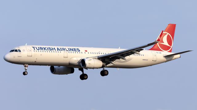TC-JSI:Airbus A321:Turkish Airlines